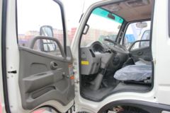 飞碟奥驰 V1系列 82马力 3.3米排半栏板轻卡