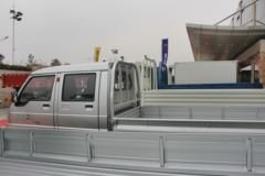 飞碟奥驰 M1系列 1.2L 88马力 汽油/CNG 2.7米双排栏板微卡(FD1037R13Q5-S1)
