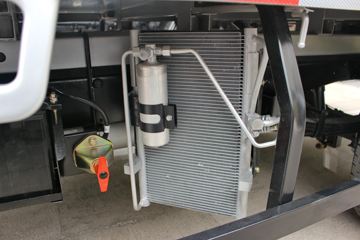 �ɵ��³� M1ϵ�� 1.2L 88���� ����/CNG 2.7��˫������΢��ͼƬ