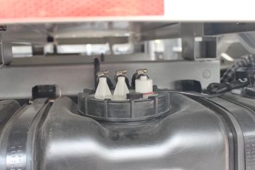 �ɵ��³� M1ϵ�� 1.2L 88���� ����/CNG 2.7��˫������΢��ͼƬ