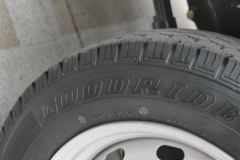 飞碟奥驰 M1系列 1.2L 88马力 汽油/CNG 2.7米双排栏板微卡(FD1037R13Q5-S1)
