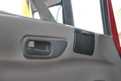 飞碟奥驰 D6系列 170马力 6X2 6.8米排半栏载货车