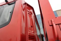 飞碟奥驰 D6系列 170马力 6X2 6.8米排半栏载货车