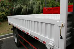 四川现代 瑞宇 130马力 3.8米排半栏板轻卡