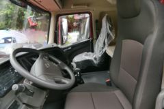 现代商用车 创虎XCIENT重卡 410马力 8X4 9.46米仓栅式载货车(CHM5310CCQKPQ77V)