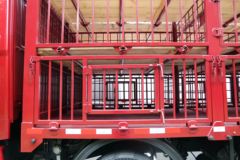 现代商用车 创虎XCIENT重卡 410马力 8X4 9.46米仓栅式载货车(CHM5310CCQKPQ77V)