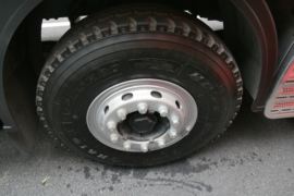 创虎XCIENT&nbsp;载货车底盘                                                图片