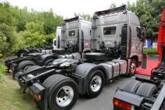 四川现代 创虎XCIENTP440重卡 440马力 6X4牵引车(提升桥)