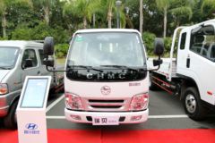 四川现代 瑞贝 113马力 2.6米双排栏板轻卡