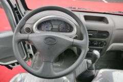 四川现代 瑞贝 113马力 2.6米双排栏板轻卡