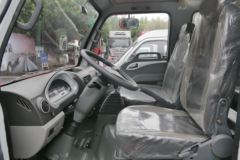 四川现代 瑞贝 113马力 2.6米双排栏板轻卡