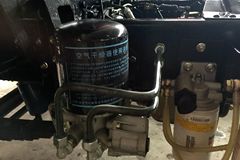 中国重汽HOWO 悍将 115马力 3800轴距载货车底盘(ZZ1107D3815D1)