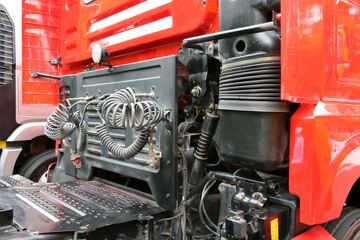 �Ĵ��ִ� �µ�800W�ؿ� 310���� 4X2ǣ����ͼƬ