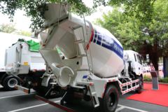 南骏汽车 瑞康 130马力 4X2 4方混凝土搅拌车