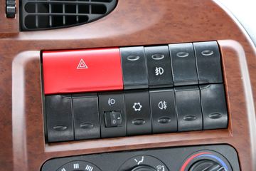 ���� �����A5L�п� 160���� 4X2 6.2���ػ�������(HFC1161P3K1A47S3V)ͼƬ