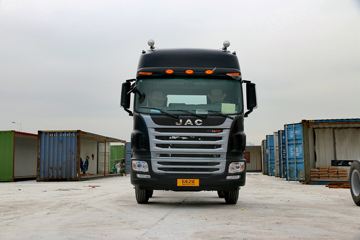 江淮 格尔发A5W重卡 290马力 8X4 9.5米排半厢式载货车(法士特10挡)(HFC5311XXYP2K4H45F)