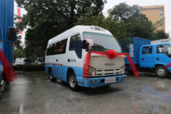 庆铃 五十铃ELF 98马力 4X2 冷藏车(QL5041XXY3EAR)