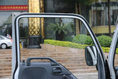 庆铃 五十铃ELF 98马力 4X2 冷藏车(QL5041XXY3EAR)