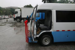 庆铃 五十铃ELF 98马力 4X2 冷藏车(QL5041XXY3EAR)