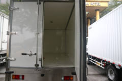 庆铃 五十铃ELF 98马力 4X2 冷藏车(QL10403HARY)
