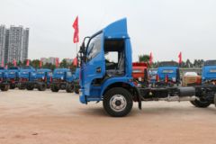 东风 多利卡D6 113马力 4X2 4.15米单排轻卡底盘(DFA5040XXY11D2AC) 东风 多利卡D6 113马力 4X2 4.15米单排轻卡底盘(DFA5040XXY11D2AC)