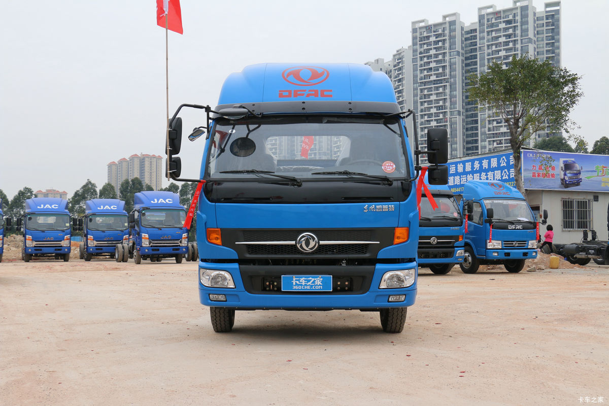 东风 凯普特E280 116马力 4.15米单排厢式轻卡底盘