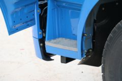 东风 凯普特E280 116马力 4.15米单排厢式轻卡底盘(DFA5040XXY11D2AC)