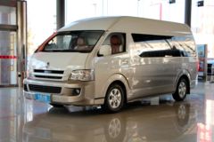 金杯 大海狮 2.4L 139马力 旗舰型 封闭厢式货车