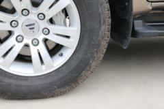 福田 拓陆者S 2.8L柴油 161马力 四驱 双排皮卡(香槟色)