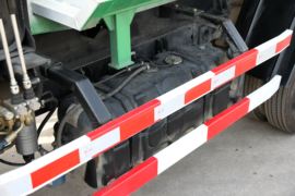 时代底盘&nbsp;垃圾运输车外观图片