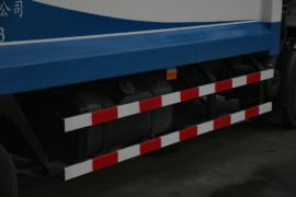 多利卡底盘&nbsp;垃圾运输车外观图片