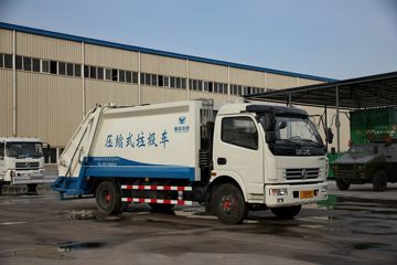 多利卡底盘&nbsp;垃圾运输车外观图片