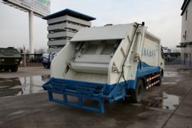 多利卡底盘&nbsp;垃圾运输车上装图片