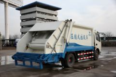 东风多利卡 124马力 4X2 垃圾压缩车(忠华通运牌)(TYJ5080ZYS)