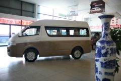 福田商务车 风景G7 新快捷60 舒适版 129马力 高顶封闭厢式货车