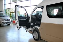 福田商务车 风景G7 新快捷60 舒适版 129马力 高顶封闭厢式货车