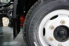 解放 J6F 宽体 124马力 3300轴距 4.21米单排轻卡底盘(CA5041XXYP40K2L1E4A84-3)