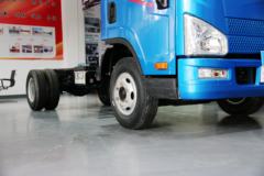 解放 J6F 宽体 124马力 3300轴距 4.21米单排轻卡底盘(CA5041XXYP40K2L1E4A84-3)