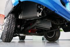 解放 J6F 宽体 124马力 3300轴距 4.21米单排轻卡底盘(CA5041XXYP40K2L1E4A84-3)