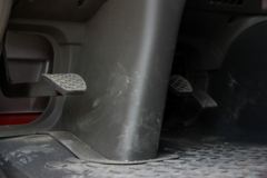 陕汽重卡 德龙新M3000 轻量化版 300马力 8X4 9.5米栏板载货车(SX1316GN456)