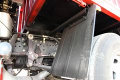 陕汽重卡 德龙新M3000 轻量化版 300马力 8X4 9.5米栏板载货车(SX1316GN456)