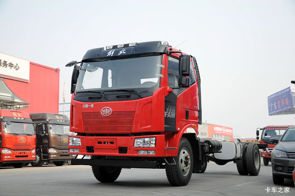 一汽解放 J6L中卡 180马力 4X2 4800轴载货车底盘(CA1160P62K1L3A2E4)