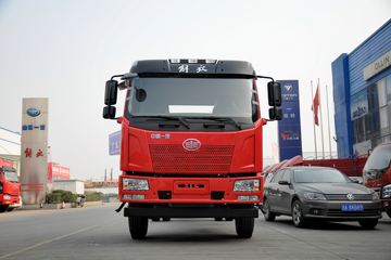 一汽解放 J6L中卡 标载型 220马力 8.7米栏板载货车(CA1250P62K1L7T3E5)