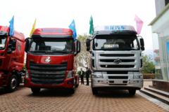 东风柳汽 乘龙M7重卡 高速版 460马力 6X4牵引车(潍柴)(LZ4251QDCA)