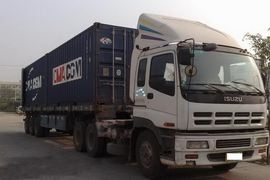 五十铃E系列&nbsp;牵引车外观                                                图片