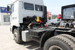 华菱重卡 375马力 6X4 牵引车(HN4250P33C2M3)