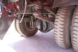 骏威J5K&nbsp;自卸车底盘                                                图片