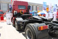 福田 欧曼ETX 9系重卡 290马力 6X2 牵引车(BJ4251SNFJB-S3)