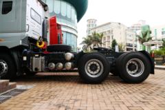 东风柳汽 乘龙M7重卡 高速版 460马力 6X4牵引车(潍柴)(LZ4251QDCA)