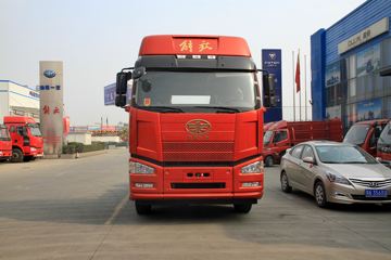 一汽解放 J6P重卡 350马力 6X4牵引车(CA4250P66K2T1A1E4)